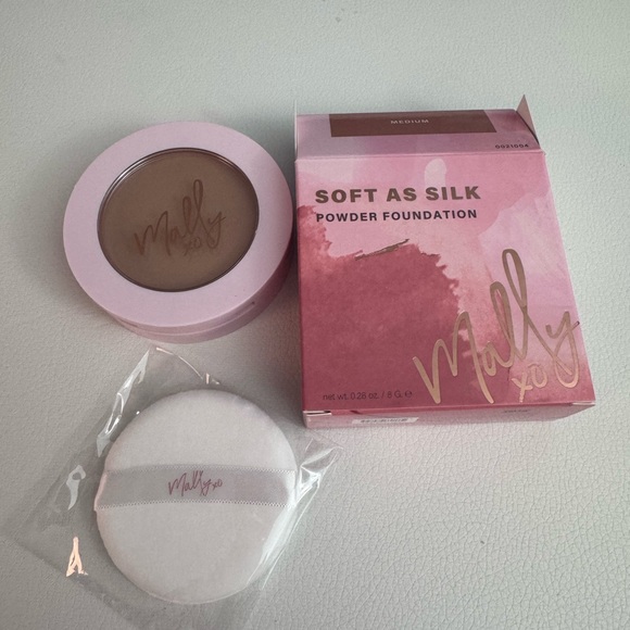 Mally soft as silk powder foundation - Picture 4 of 7